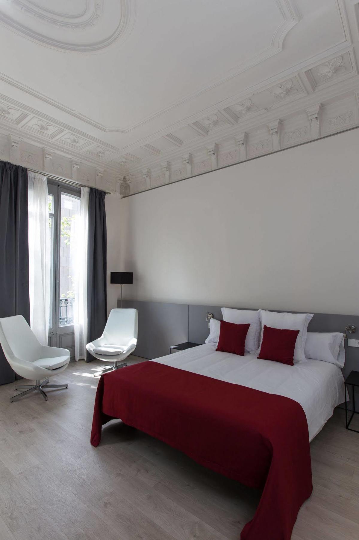 Izaila Plaza Catalunya Gasthuis 3*