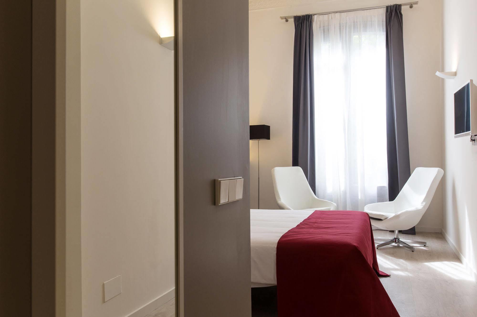 Izaila Plaza Catalunya Gasthuis Barcelona