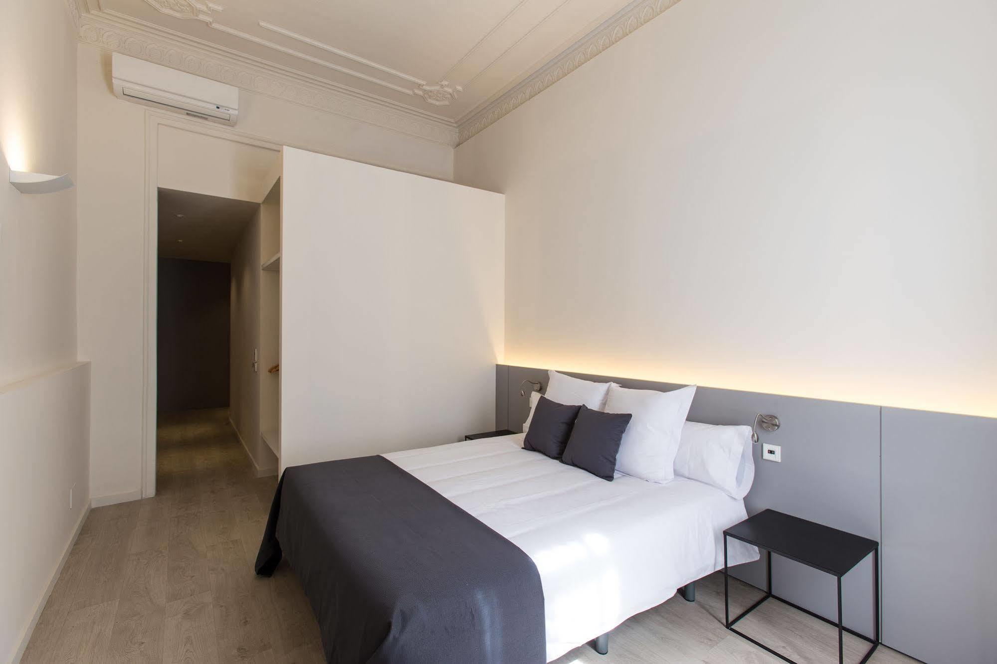 Gasthuis Izaila Plaza Catalunya 3*